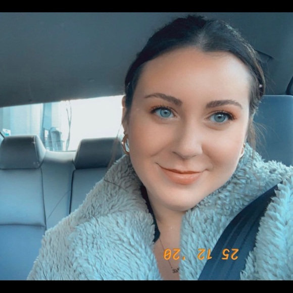 Meet your Posher, Anna - Picture 1 of 1